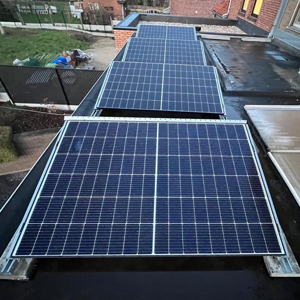 Zonnepanelen-installatie-panis-vlijtingen